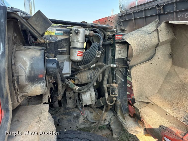 image for item EJ8886 1988 GMC C6D042 grain truck