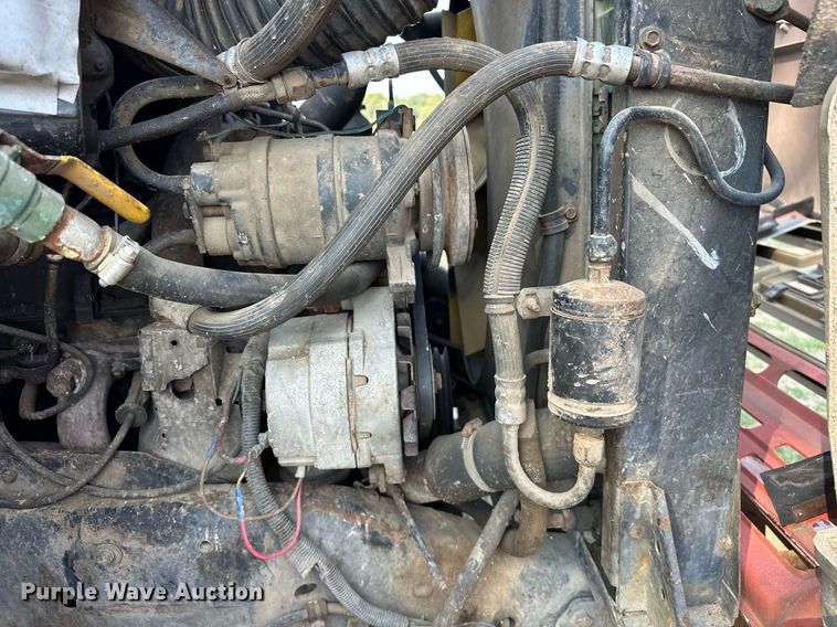 image for item EJ8886 1988 GMC C6D042 grain truck