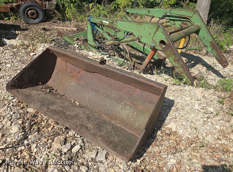 image for item EK2129 John Deere 46A loader