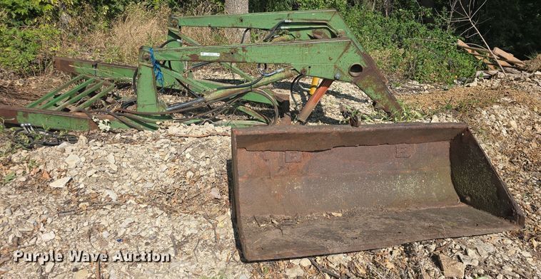 image for item EK2129 John Deere 46A loader
