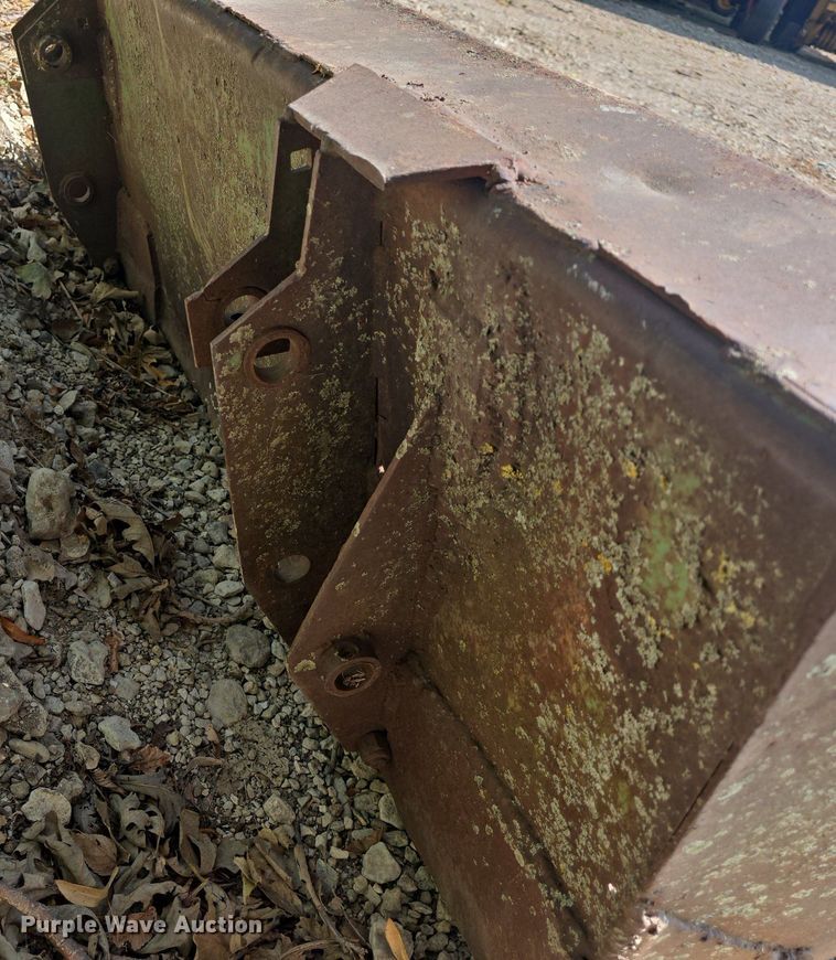 image for item EK2129 John Deere 46A loader