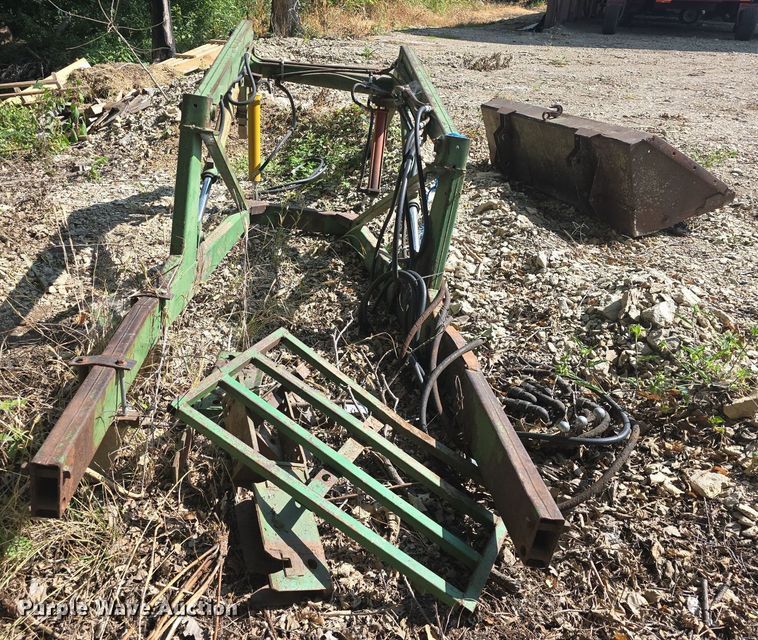 image for item EK2129 John Deere 46A loader