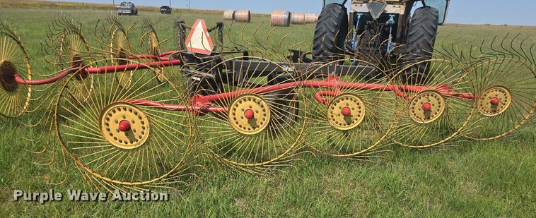 image for item EK2130 KM hay rake