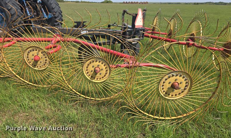 image for item EK2130 KM hay rake