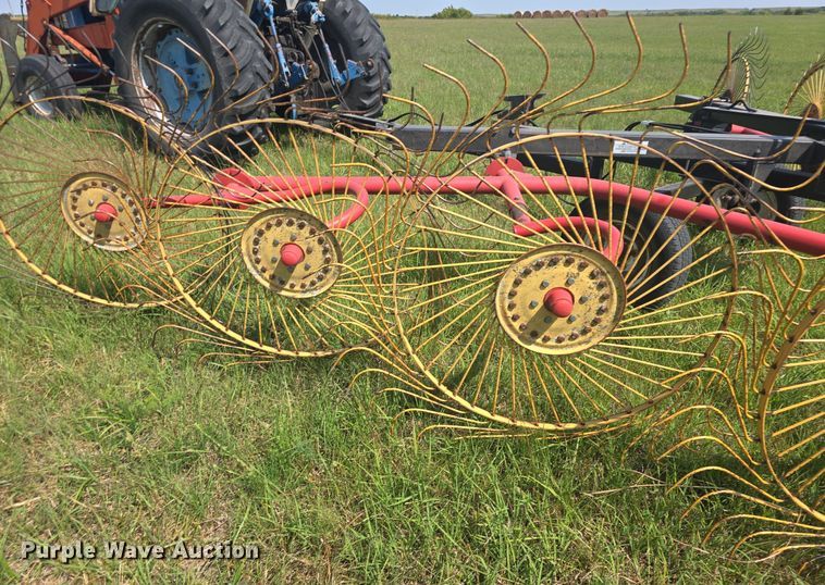 image for item EK2130 KM hay rake