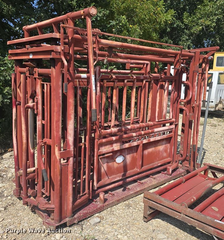 image for item EK2137 Stampede Steel livestock chute