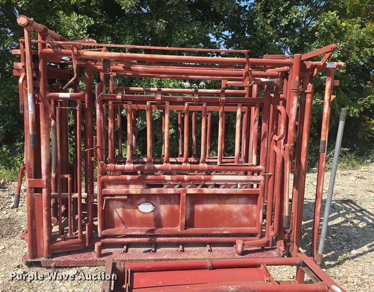 image for item EK2137 Stampede Steel livestock chute