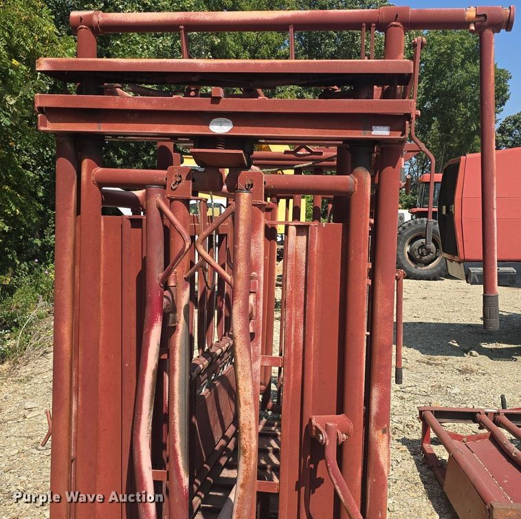 image for item EK2137 Stampede Steel livestock chute