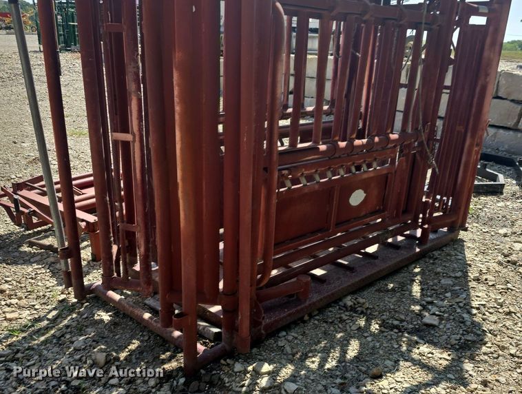 image for item EK2137 Stampede Steel livestock chute