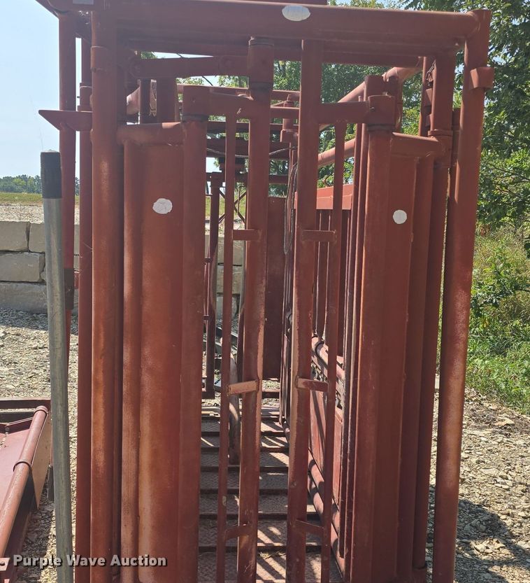 image for item EK2137 Stampede Steel livestock chute