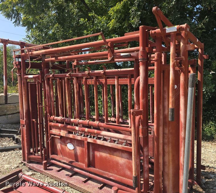 image for item EK2137 Stampede Steel livestock chute
