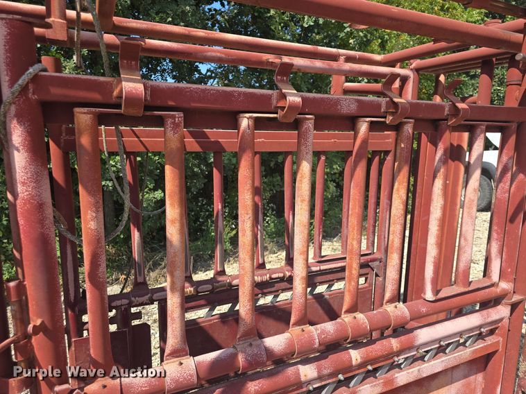 image for item EK2137 Stampede Steel livestock chute