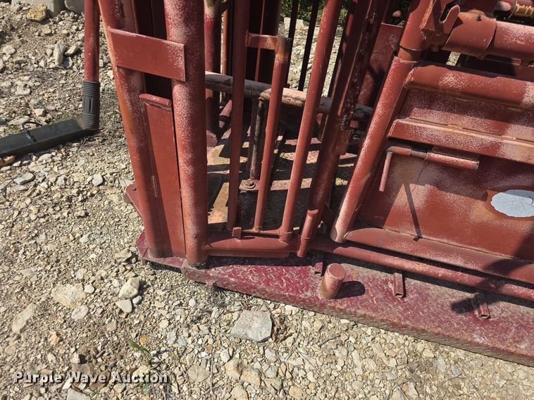 image for item EK2137 Stampede Steel livestock chute