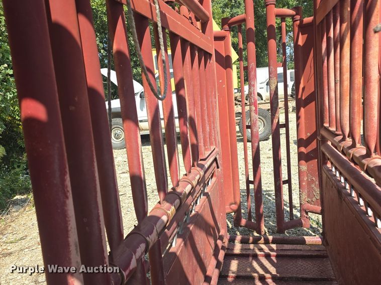 image for item EK2137 Stampede Steel livestock chute