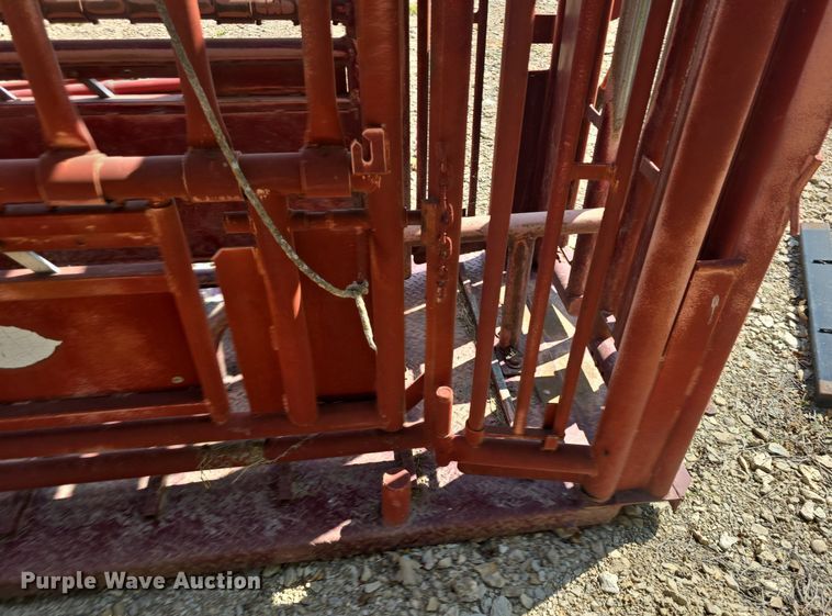 image for item EK2137 Stampede Steel livestock chute