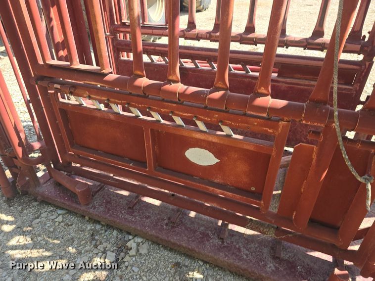 image for item EK2137 Stampede Steel livestock chute