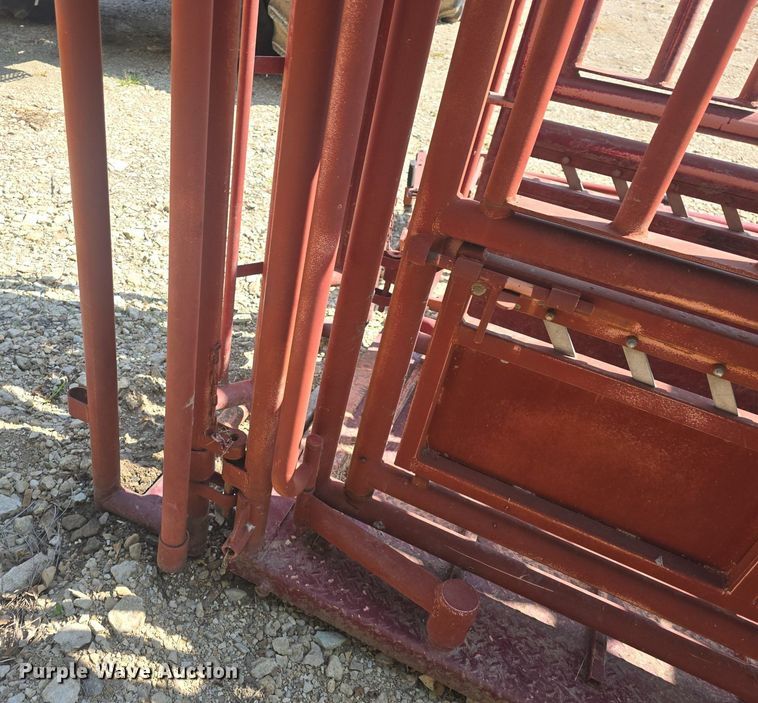image for item EK2137 Stampede Steel livestock chute