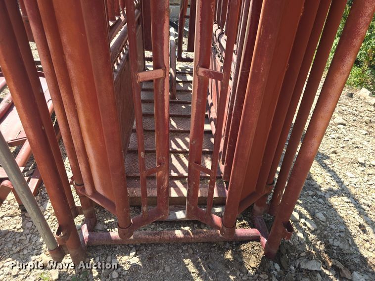 image for item EK2137 Stampede Steel livestock chute