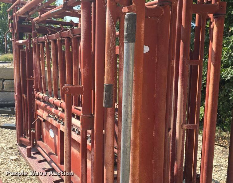 image for item EK2137 Stampede Steel livestock chute