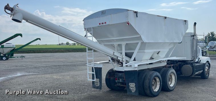 image for item EK8989 1995 Kenworth fertilizer delivery truck