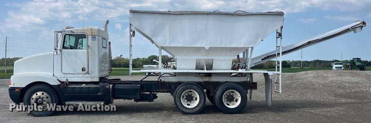 image for item EK8989 1995 Kenworth fertilizer delivery truck