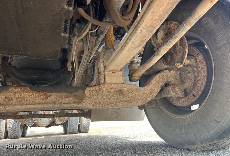 image for item EK8989 1995 Kenworth fertilizer delivery truck