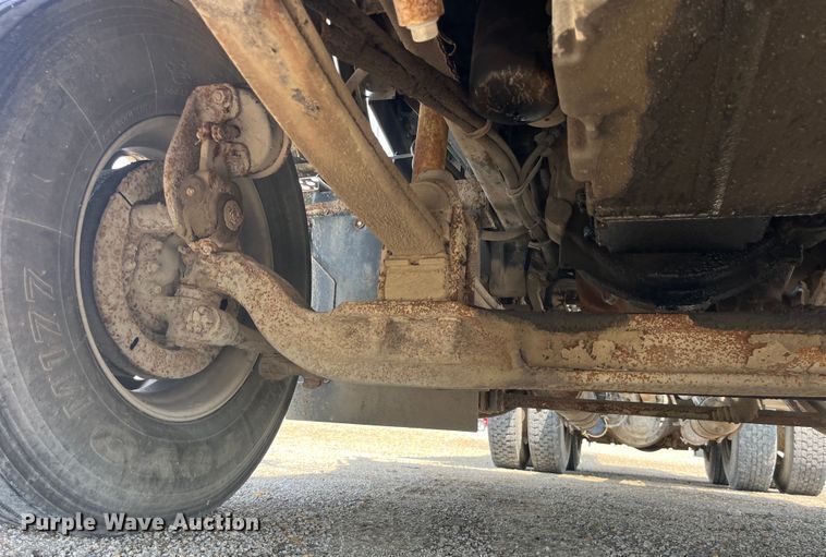 image for item EK8989 1995 Kenworth fertilizer delivery truck