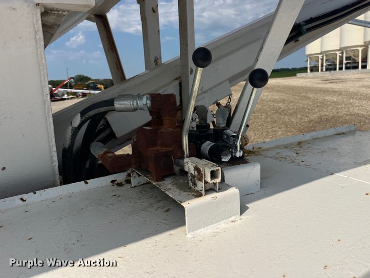 image for item EK8989 1995 Kenworth fertilizer delivery truck