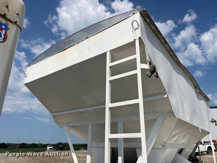 image for item EK8989 1995 Kenworth fertilizer delivery truck