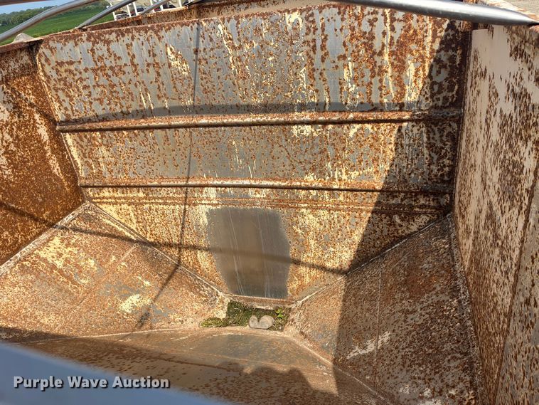 image for item EK8989 1995 Kenworth fertilizer delivery truck