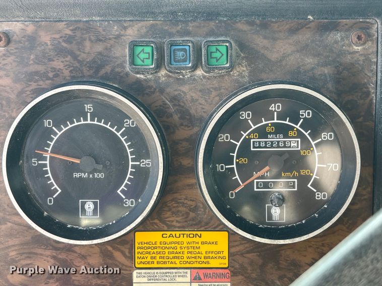 image for item EK8989 1995 Kenworth fertilizer delivery truck