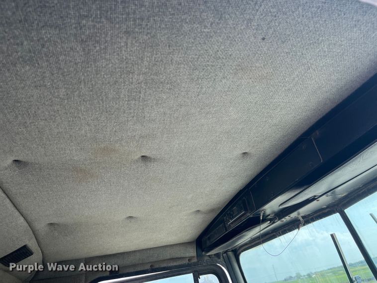 image for item EK8989 1995 Kenworth fertilizer delivery truck