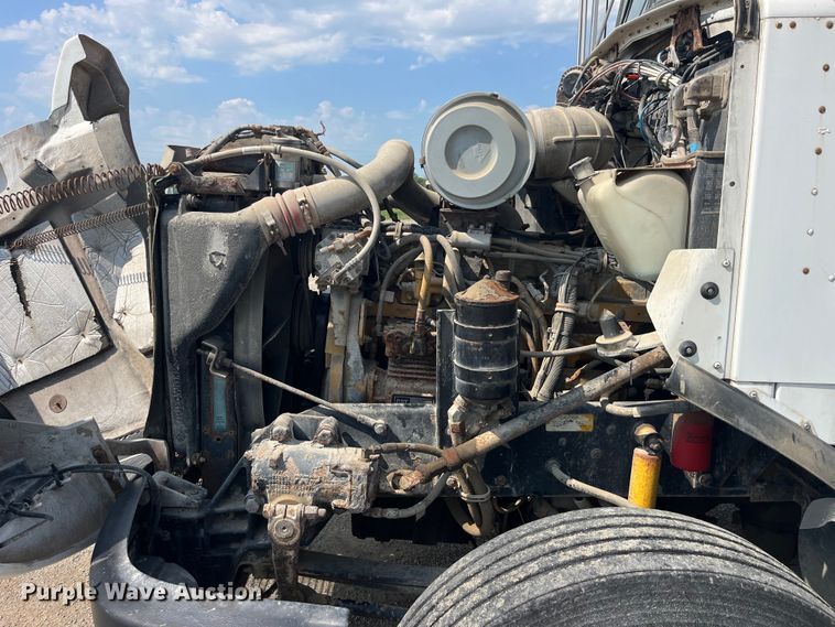 image for item EK8989 1995 Kenworth fertilizer delivery truck