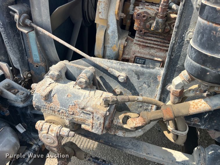 image for item EK8989 1995 Kenworth fertilizer delivery truck