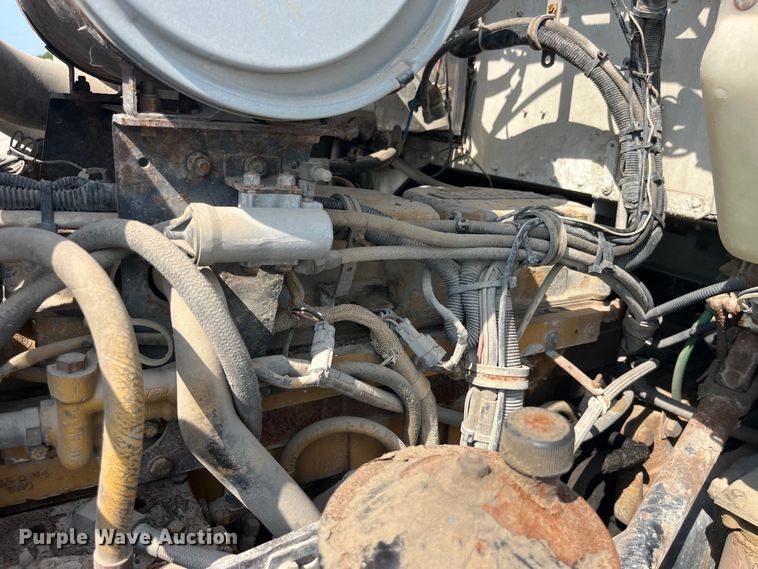 image for item EK8989 1995 Kenworth fertilizer delivery truck