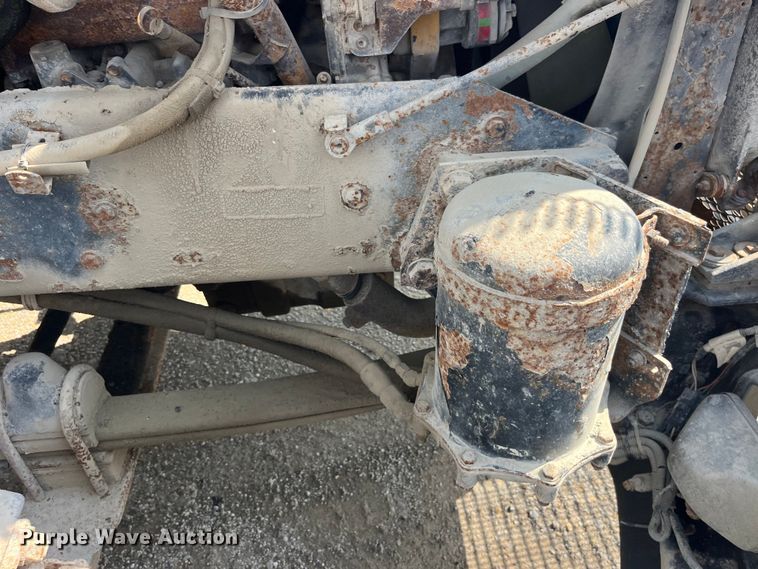 image for item EK8989 1995 Kenworth fertilizer delivery truck