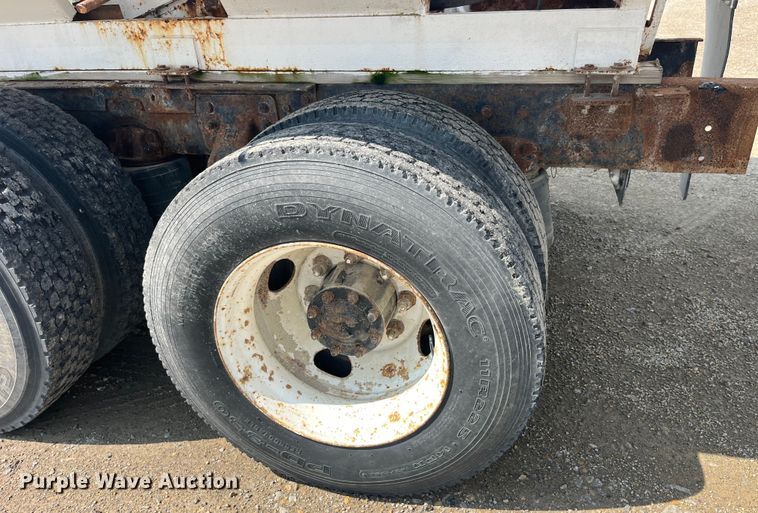 image for item EK8989 1995 Kenworth fertilizer delivery truck