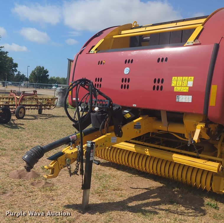 image for item EQ2188 2022 New Holland RB560 round baler