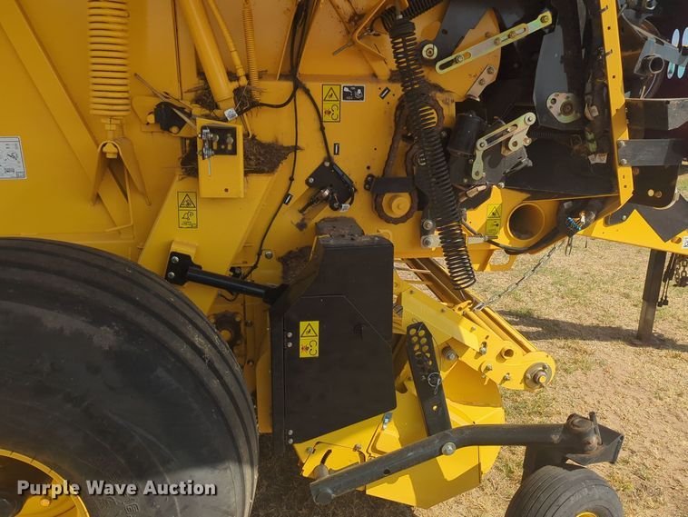 image for item EQ2188 2022 New Holland RB560 round baler