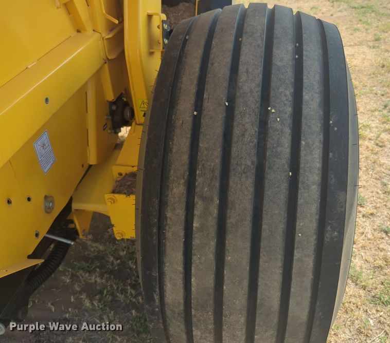 image for item EQ2188 2022 New Holland RB560 round baler