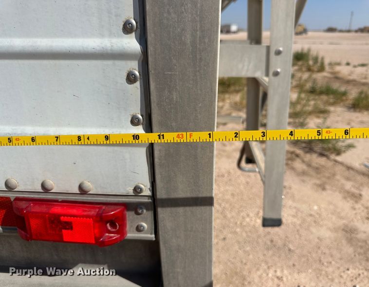 image for item IB9479 2008 Wilson DWH-500 grain trailer