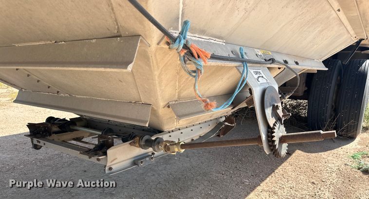 image for item IB9479 2008 Wilson DWH-500 grain trailer