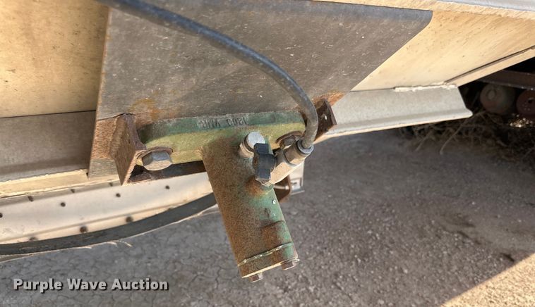 image for item IB9479 2008 Wilson DWH-500 grain trailer