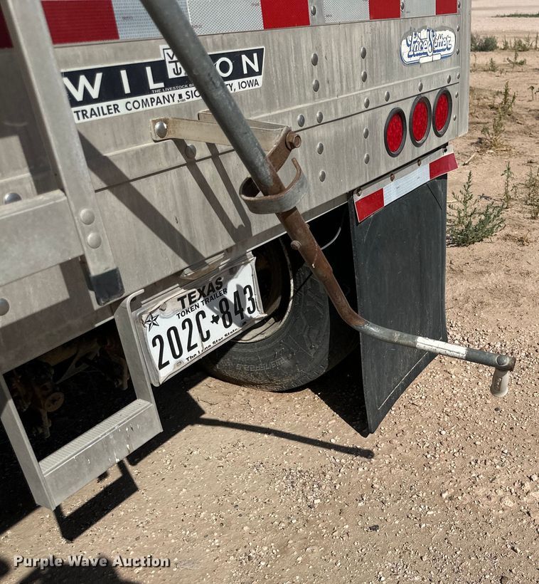 image for item IB9479 2008 Wilson DWH-500 grain trailer