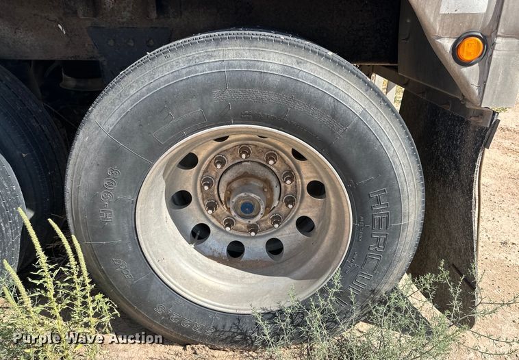 image for item IB9479 2008 Wilson DWH-500 grain trailer