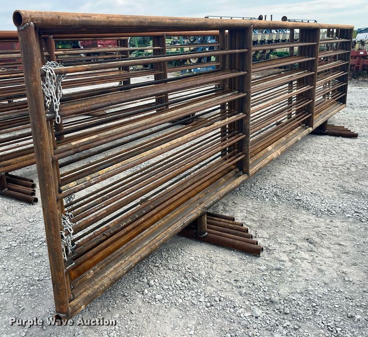 image for item LC9174 (6) 24' L livestock panels