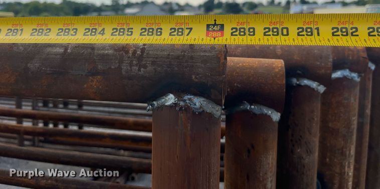 image for item LC9175 (6) 24' L livestock panels 