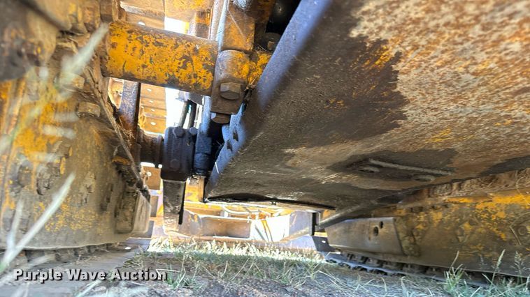 image for item MV9079 International 500 dozer