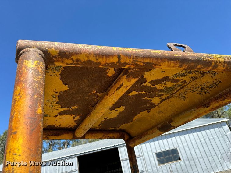 image for item MV9079 International 500 dozer