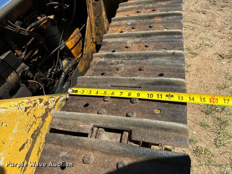 image for item MV9079 International 500 dozer